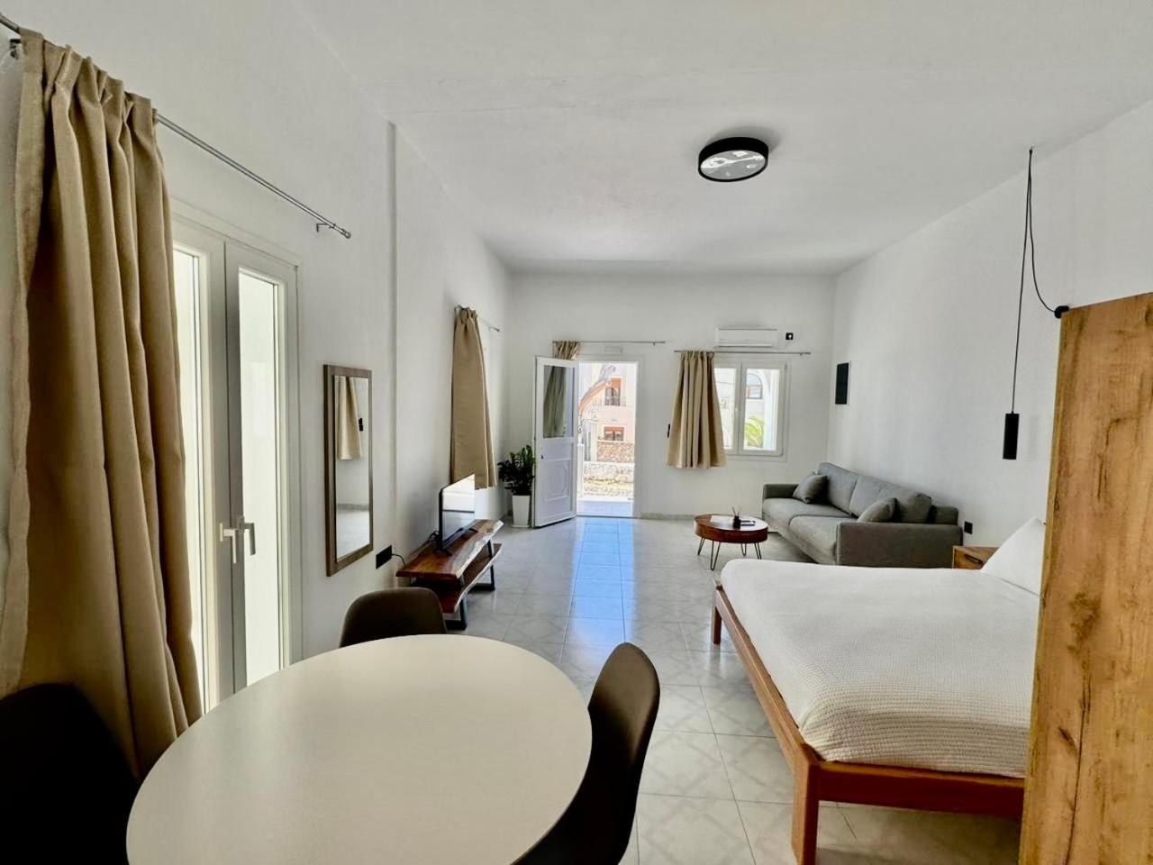 Gervi Suites Тира Экстерьер фото