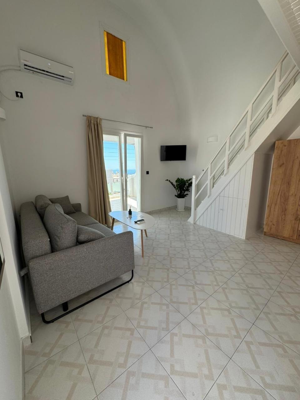 Gervi Suites Тира Экстерьер фото