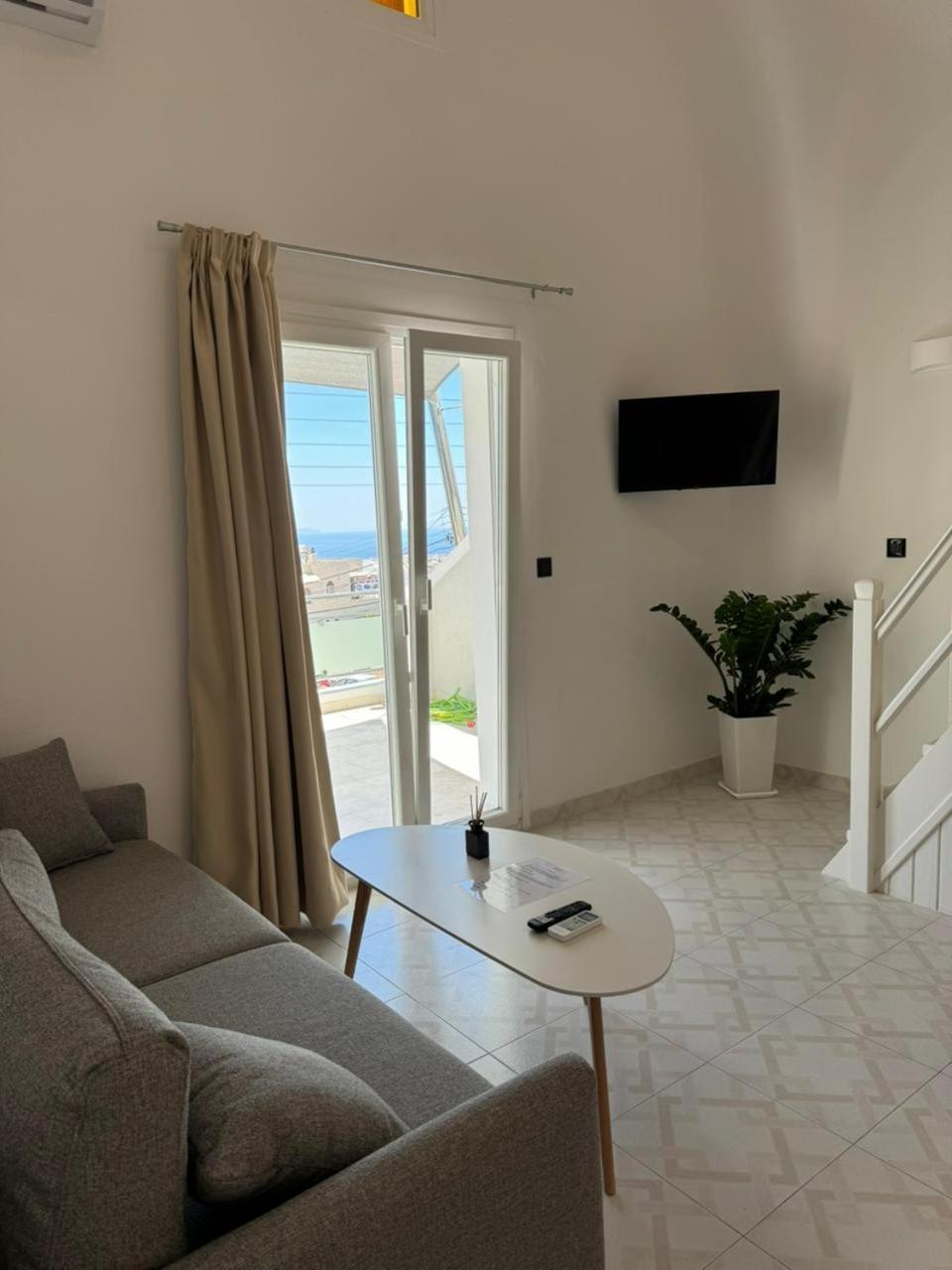 Gervi Suites Тира Экстерьер фото